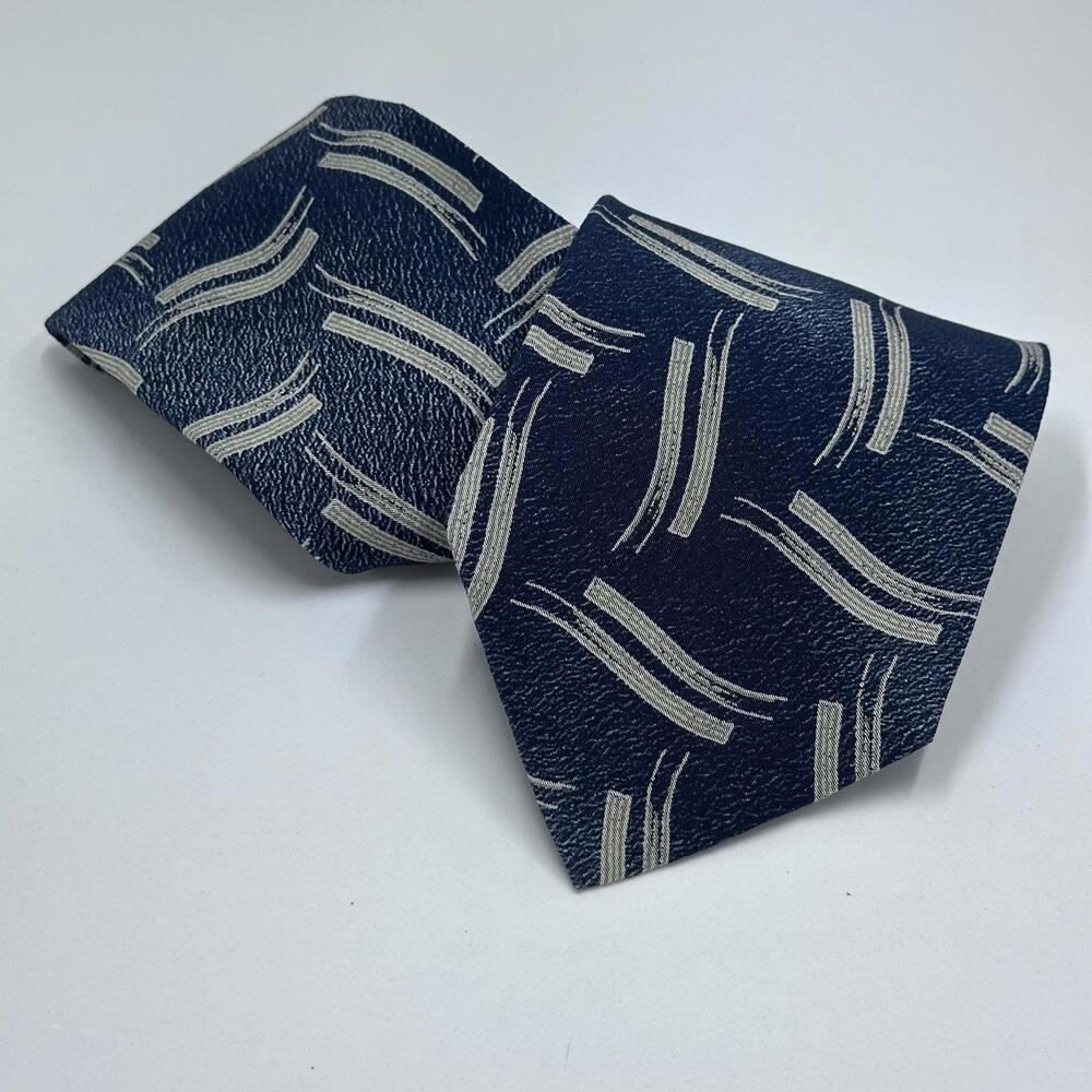Giorgio Armani Men's Silk Tie Blue with Abstract Pattern